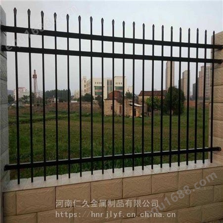 郑州锌钢围墙护栏 蓝白方管护栏 热镀锌新农村院墙护栏
