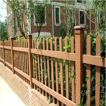 防腐木围栏 木护栏 户外木栅栏 庭院防腐木围墙 定制加工